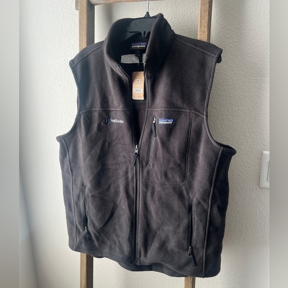 NWT - Patagonia Black zip up vest size L - Picture 1 of 7